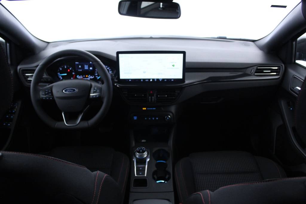 ford-focus-sw-2023-diesel-1499cc