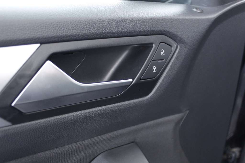 volkswagen-t-roc-2024-gasolina-999cc