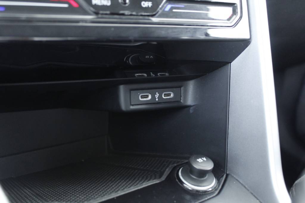 volkswagen-t-roc-2024-gasolina-999cc