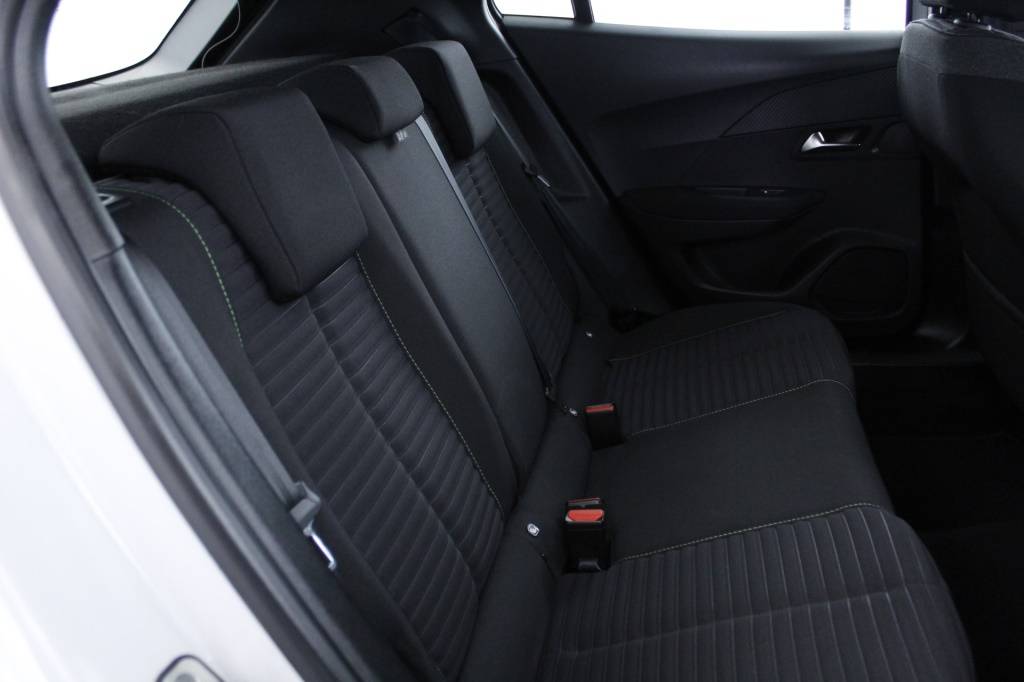 peugeot-2008-2024-gasolina-1199cc