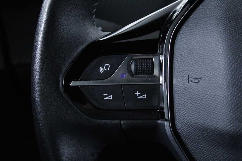 peugeot-2008-2024-gasolina-1199cc