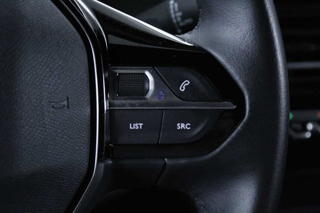 peugeot-2008-2024-gasolina-1199cc