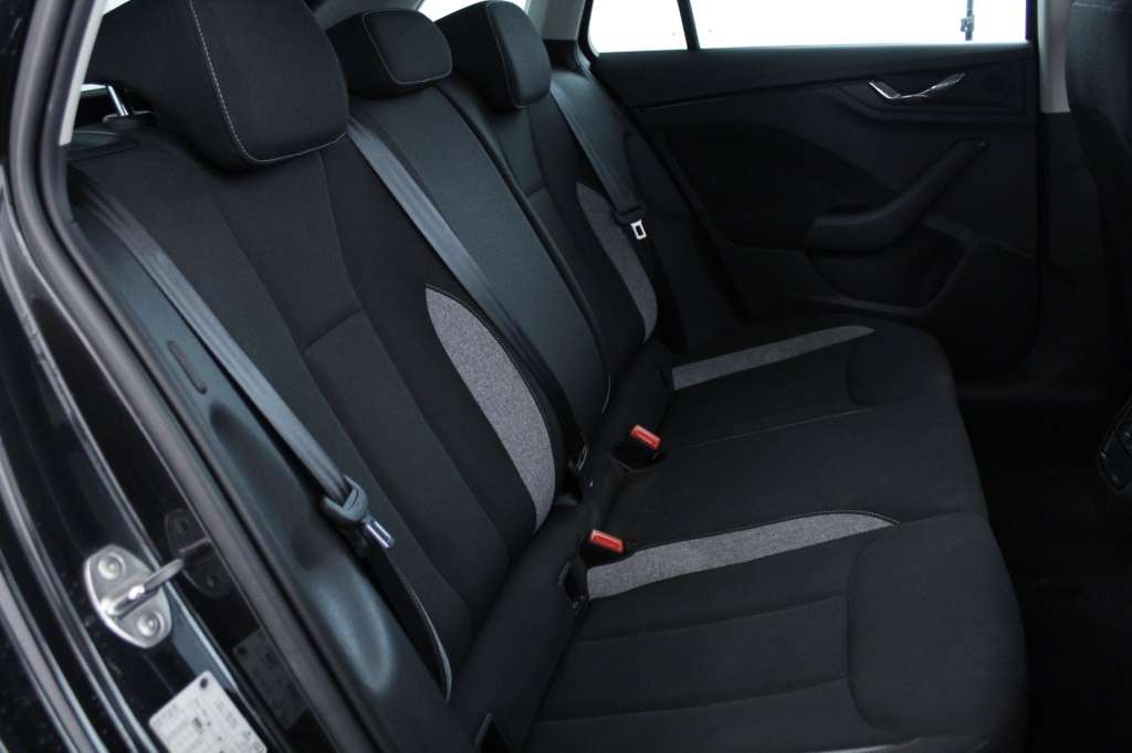 skoda-scala-2024-gasolina-999cc