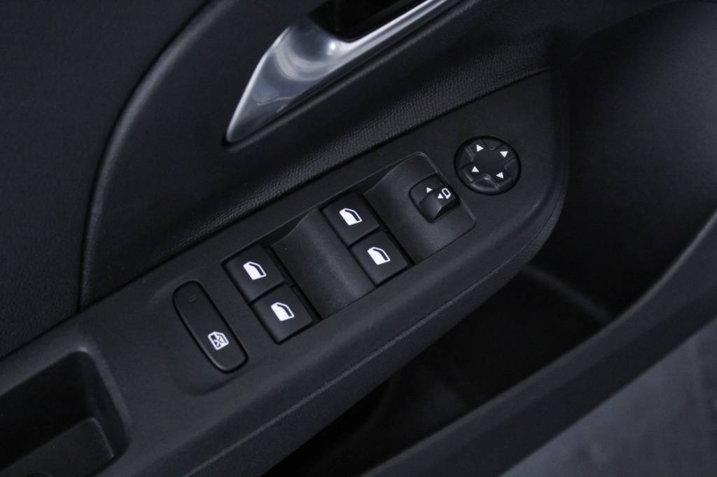 opel-corsa-2024-gasolina-1199cc