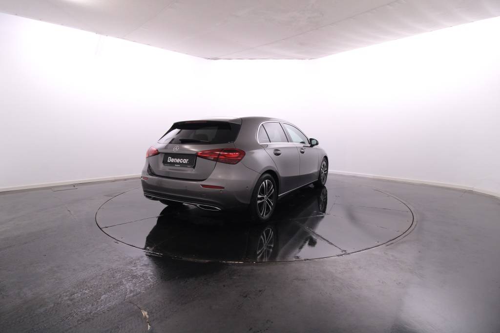 mercedes-benz-classe-a-2024-hibrido-1332cc