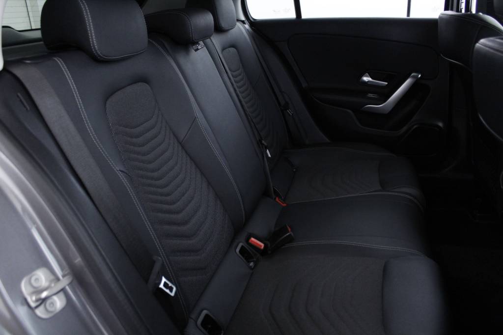 mercedes-benz-classe-a-2024-hibrido-1332cc