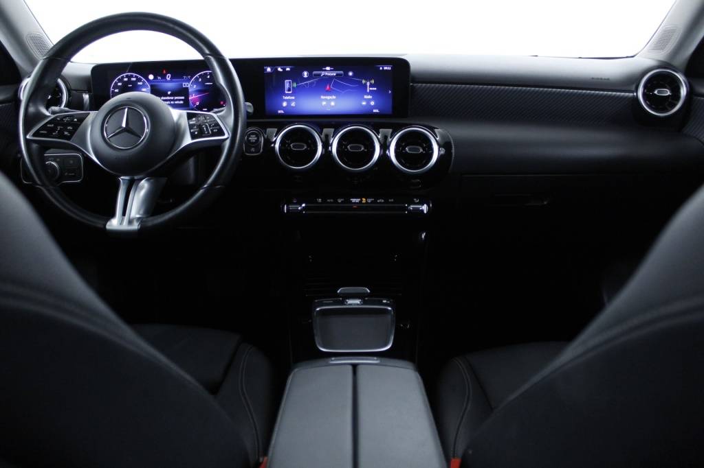 mercedes-benz-classe-a-2024-hibrido-1332cc