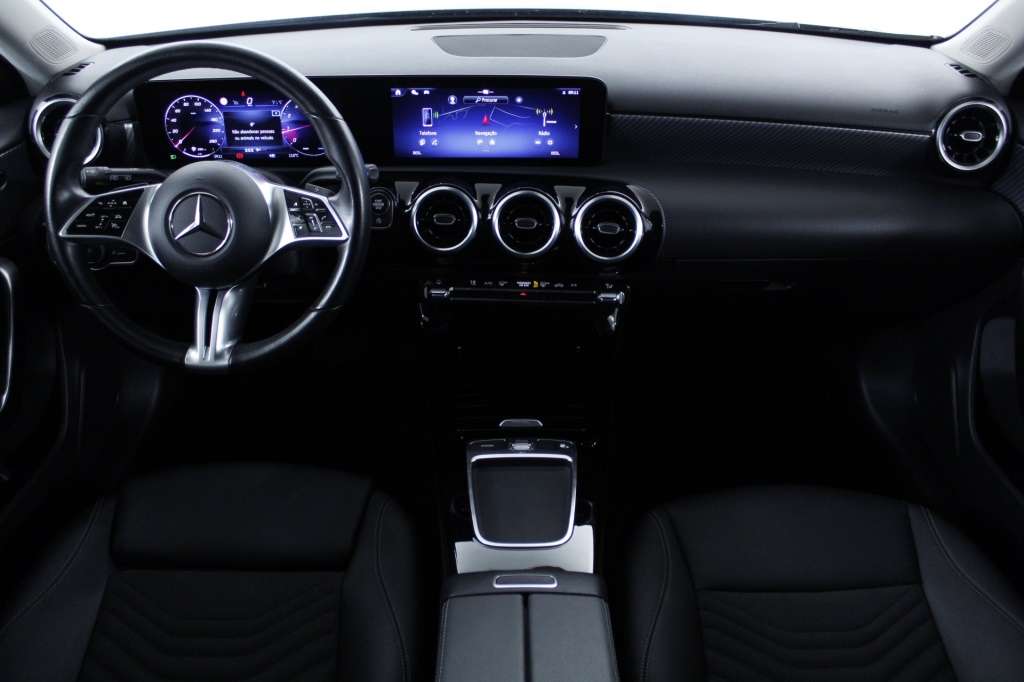 mercedes-benz-classe-a-2024-hibrido-1332cc