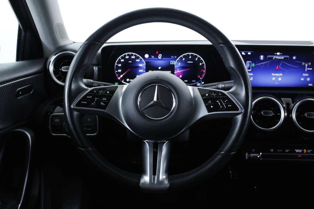 mercedes-benz-classe-a-2024-hibrido-1332cc