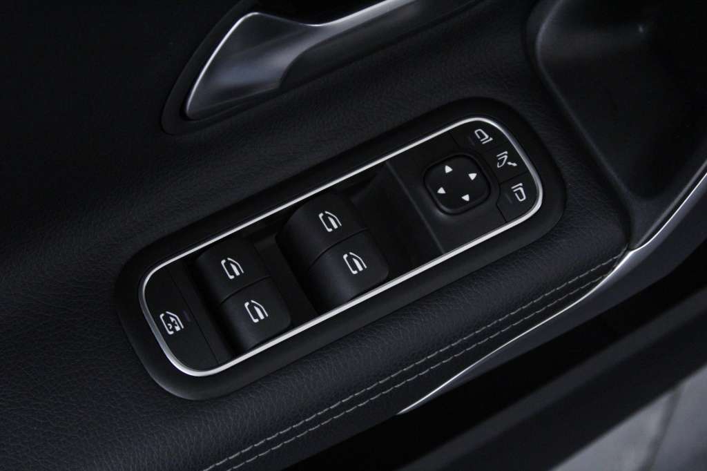mercedes-benz-classe-a-2024-hibrido-1332cc