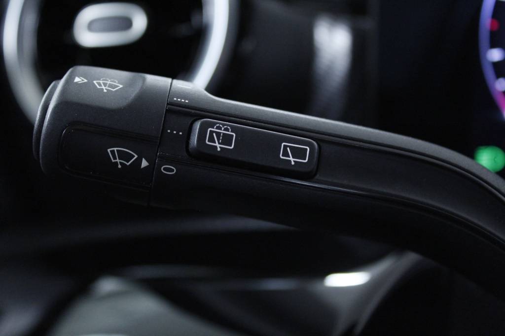 mercedes-benz-classe-a-2024-hibrido-1332cc