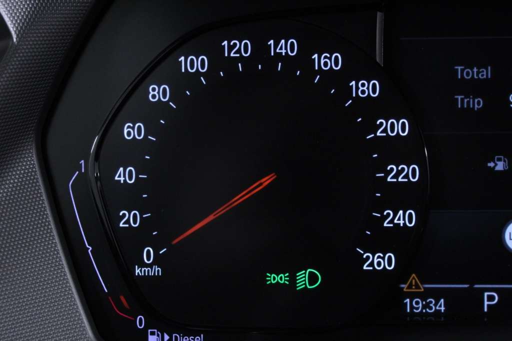 bmw-serie-1-2021-diesel-1496cc