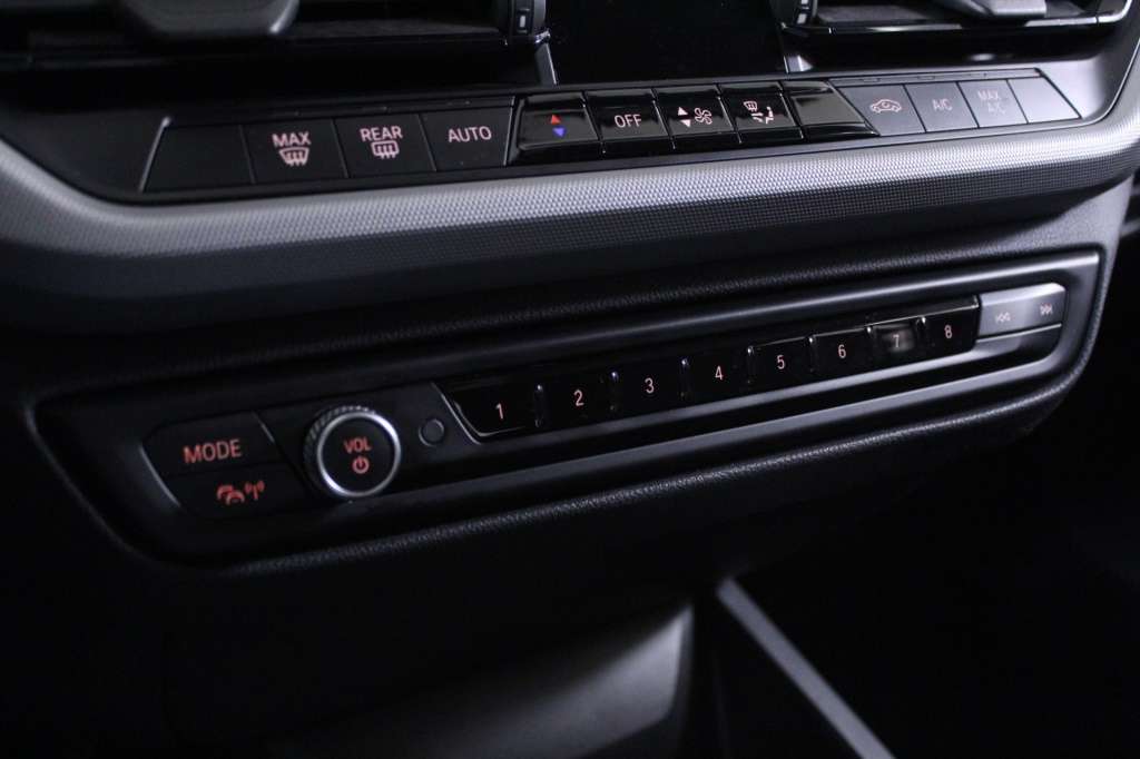 bmw-serie-1-2021-diesel-1496cc