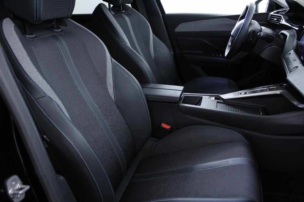 peugeot-408-2025-hibrido-1199cc