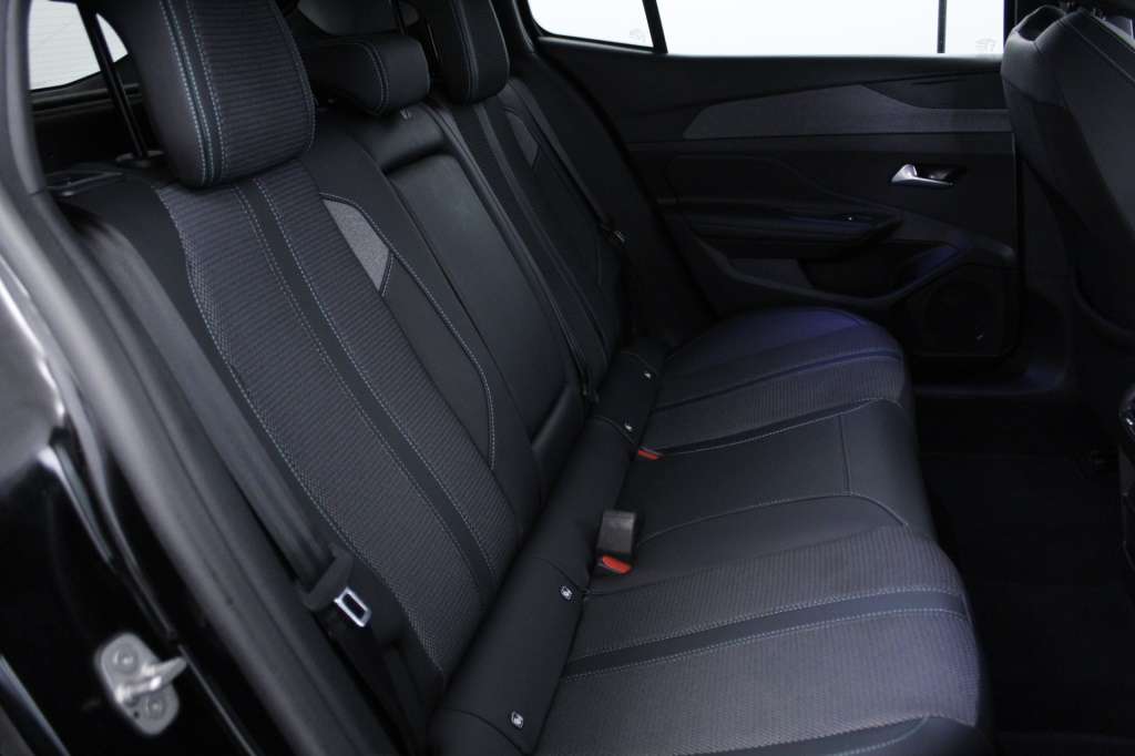 peugeot-408-2025-hibrido-1199cc