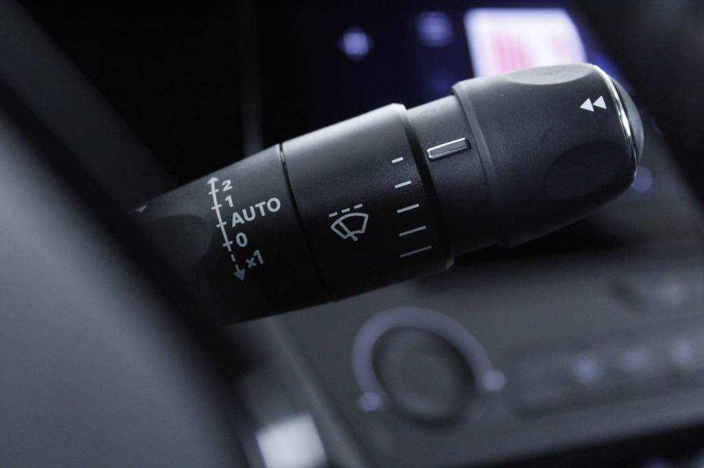 peugeot-408-2025-hibrido-1199cc