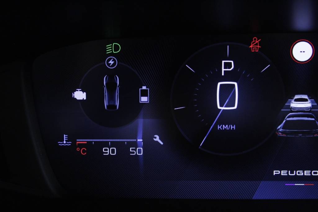 peugeot-408-2025-hibrido-1199cc