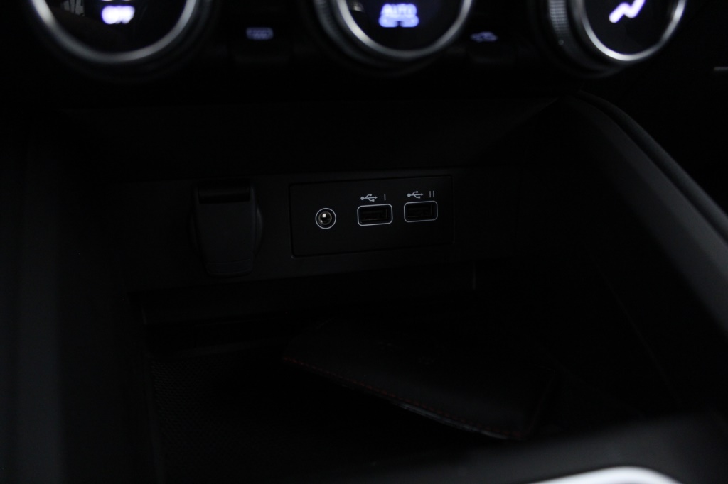 mitsubishi-colt-2024-gasolina-999cc