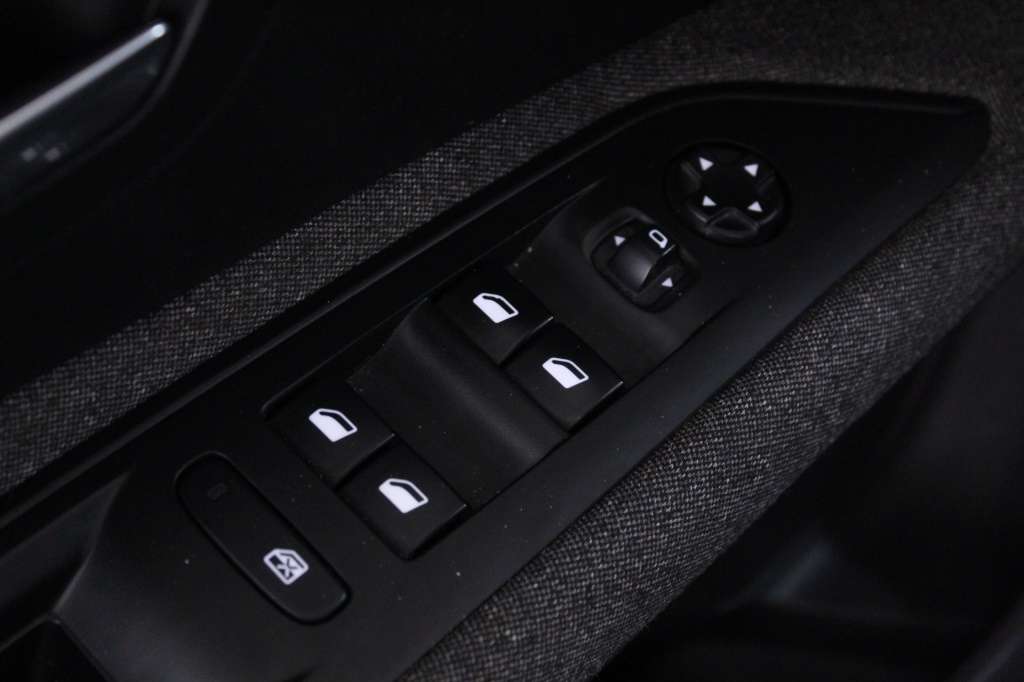 peugeot-3008-2019-diesel-1499cc