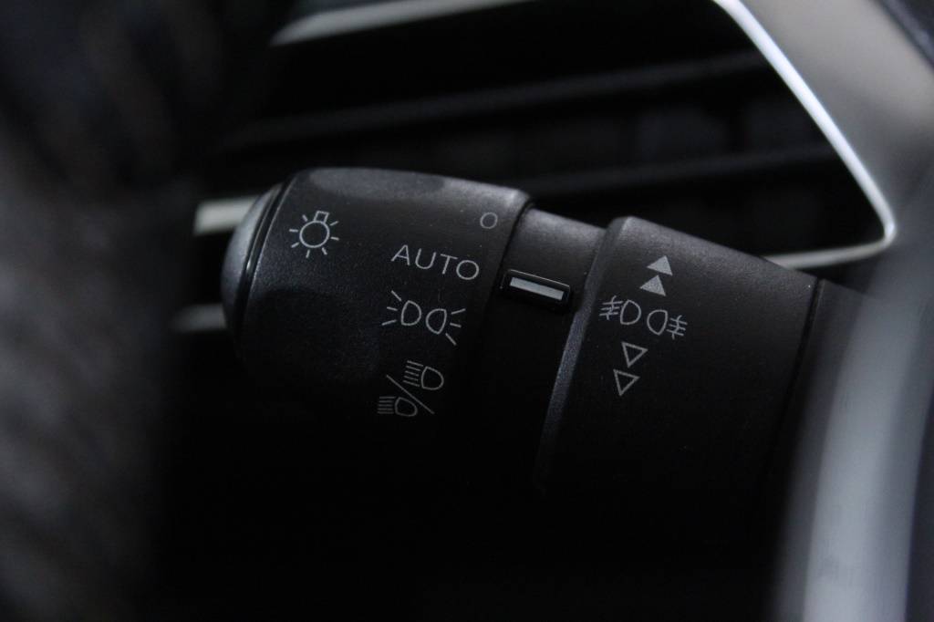 peugeot-3008-2019-diesel-1499cc