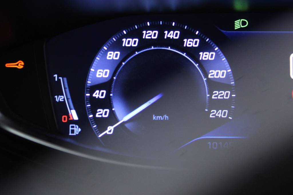peugeot-3008-2019-diesel-1499cc