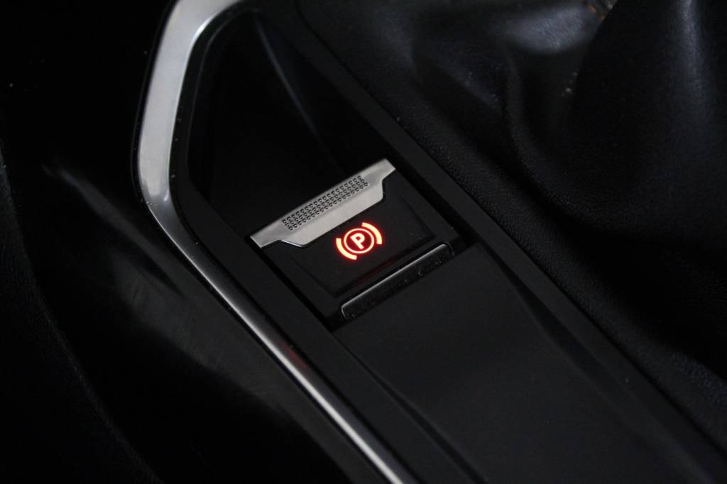 peugeot-3008-2019-diesel-1499cc