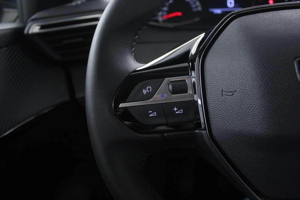 peugeot-208-2024-gasolina-1199cc