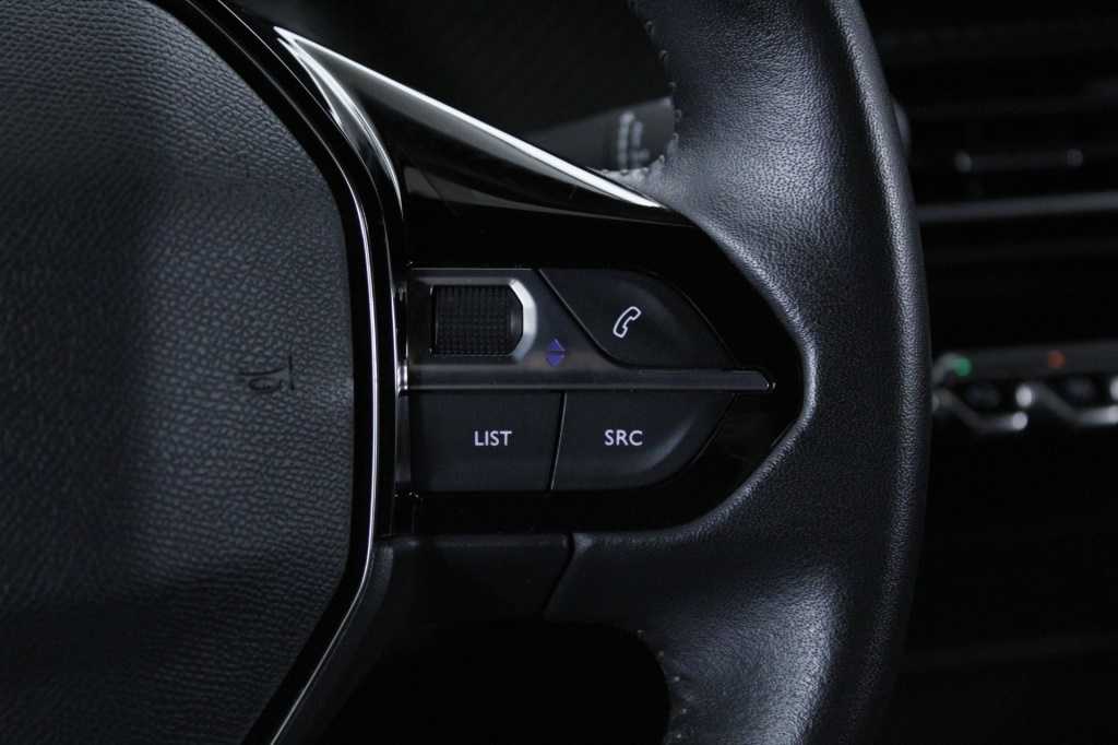 peugeot-2008-2022-gasolina-1199cc