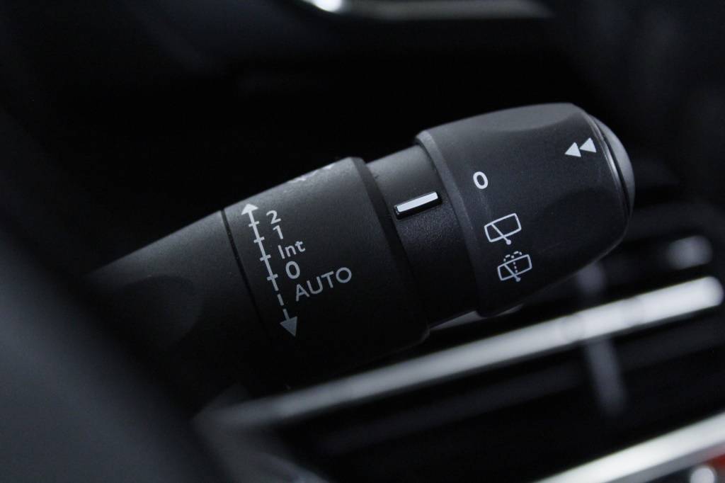 peugeot-2008-2022-gasolina-1199cc