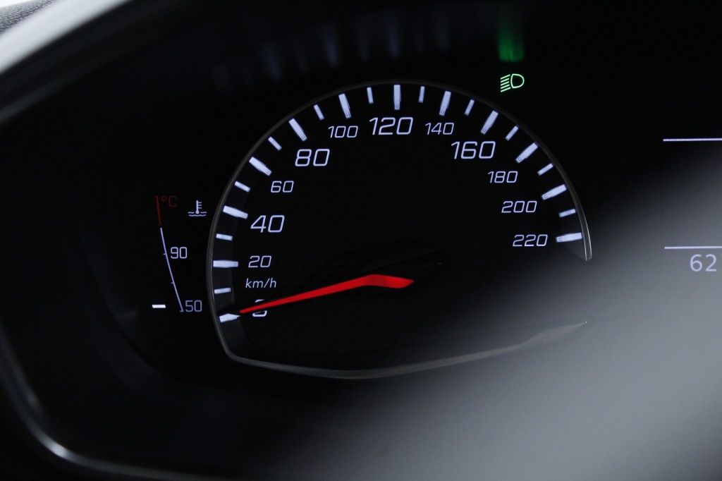peugeot-2008-2022-gasolina-1199cc