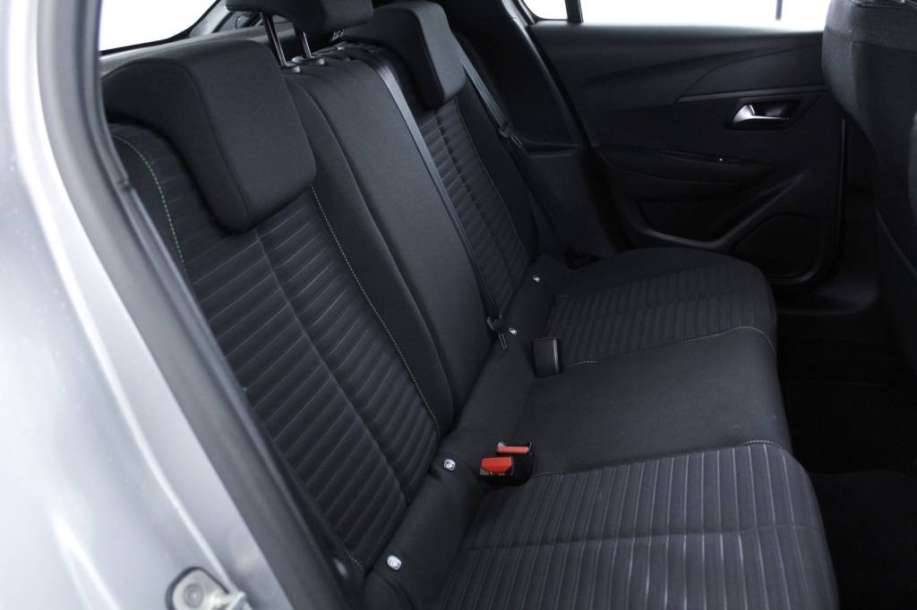 peugeot-208-2024-gasolina-1199cc