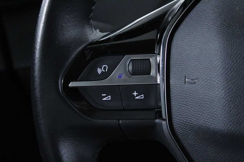 peugeot-208-2024-gasolina-1199cc