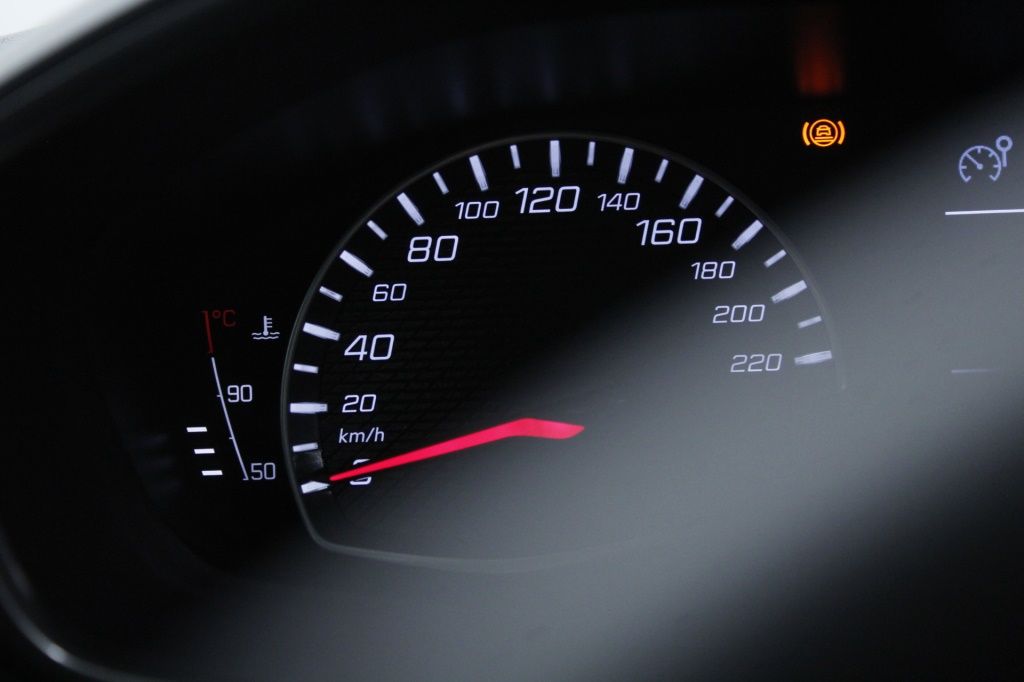peugeot-208-2024-gasolina-1199cc