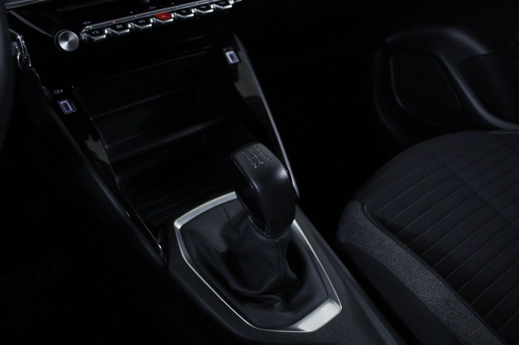 peugeot-208-2024-gasolina-1199cc