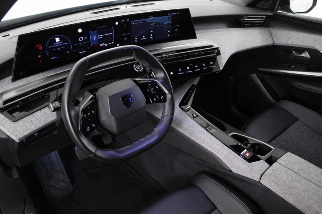 peugeot-5008-2025-hibrido-1199cc