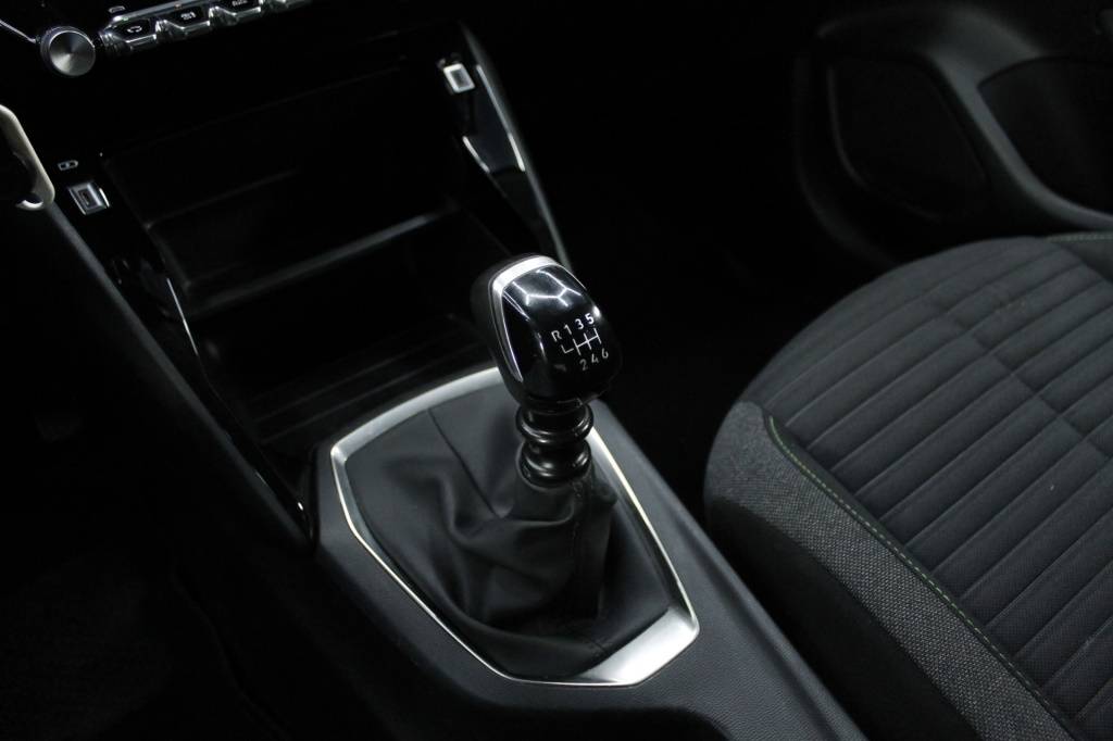 peugeot-208-2024-gasolina-1199cc