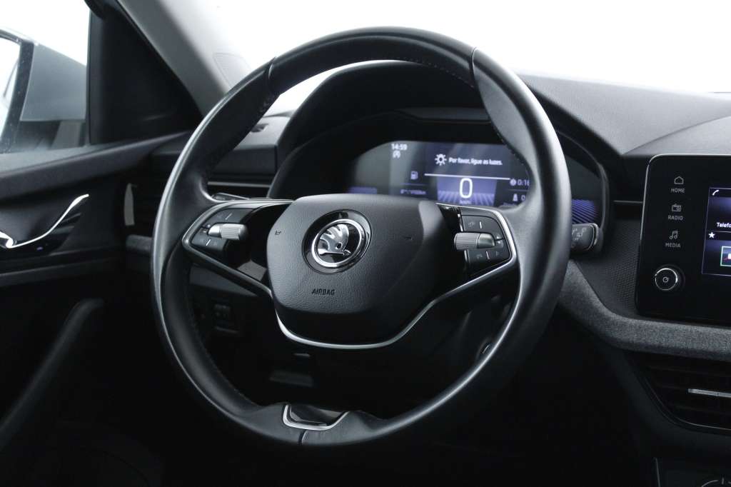 skoda-scala-2024-gasolina-999cc