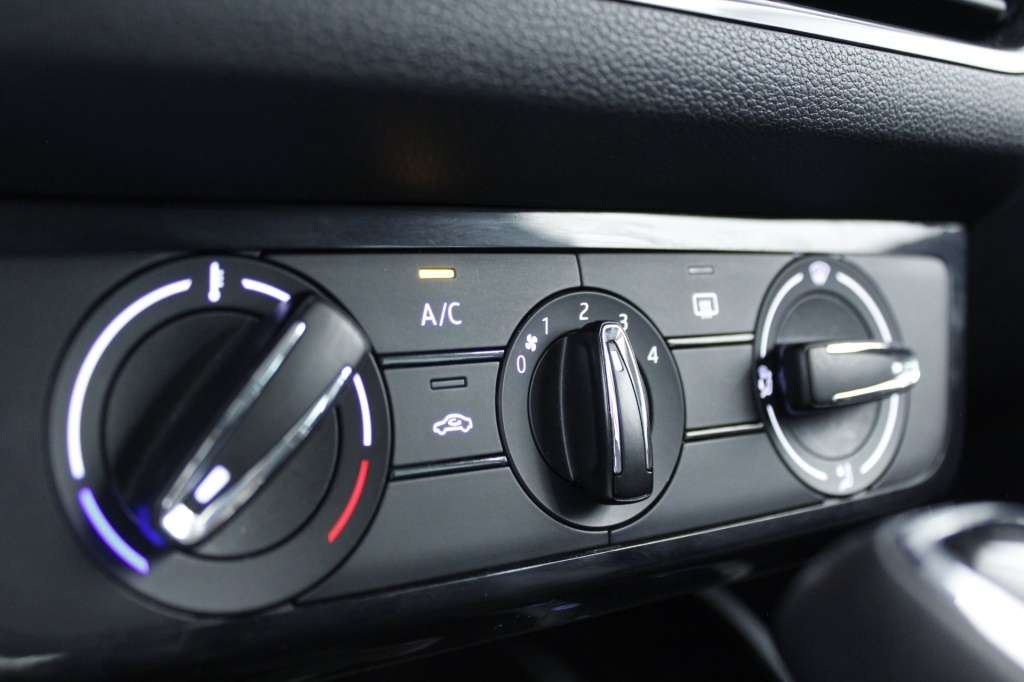 skoda-scala-2024-gasolina-999cc