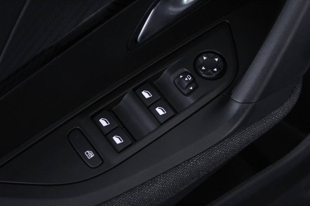 peugeot-2008-2025-gasolina-1199cc