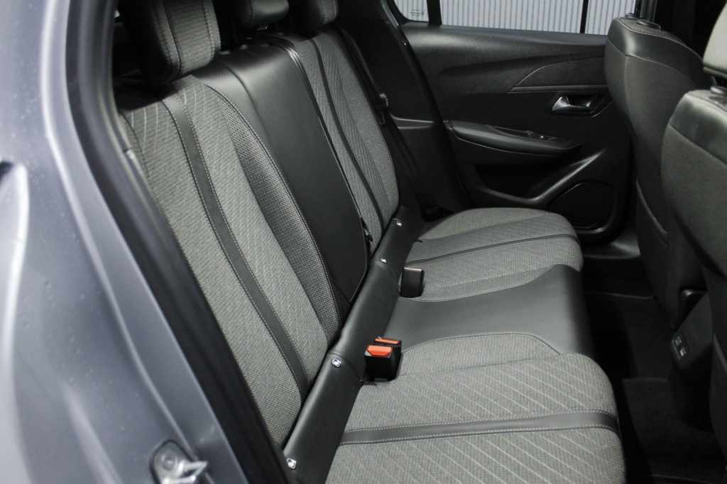 peugeot-208-2025-hibrido-1199cc