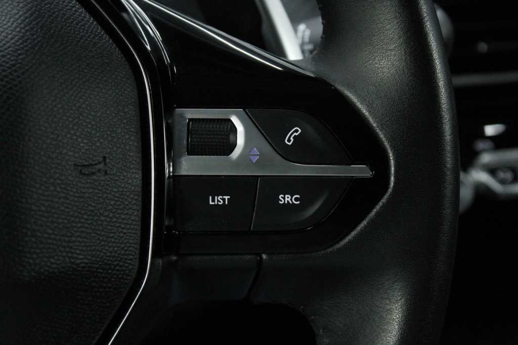 peugeot-208-2025-hibrido-1199cc