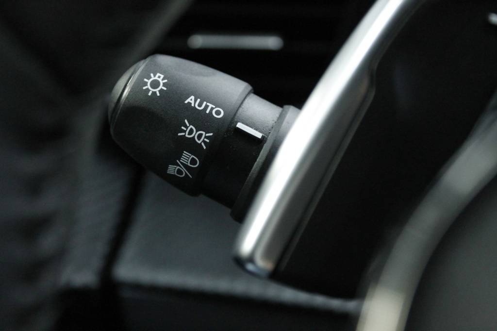 peugeot-208-2025-hibrido-1199cc