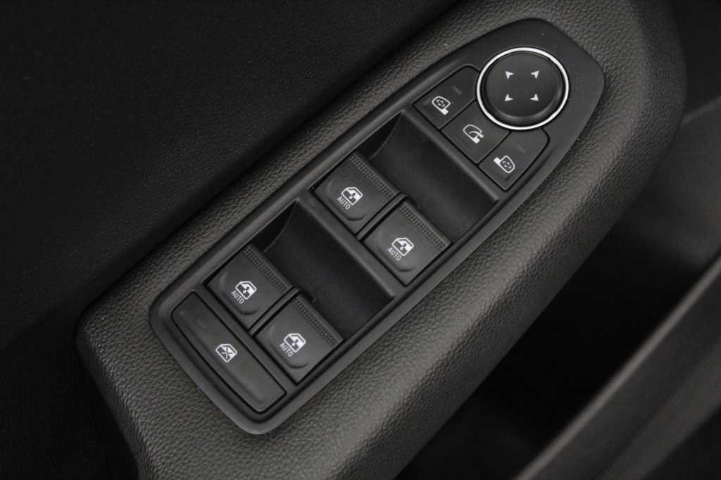 mitsubishi-colt-2024-gasolina-999cc