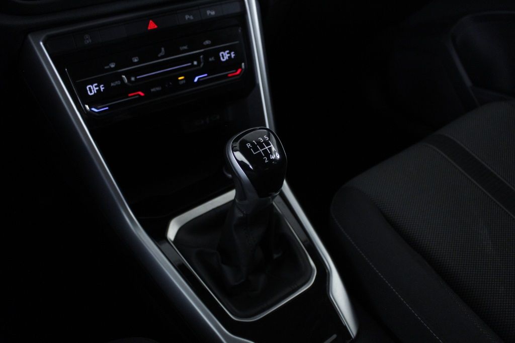 volkswagen-t-roc-2024-gasolina-999cc