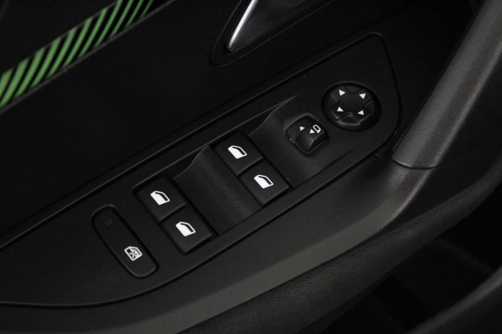 peugeot-2008-2024-gasolina-1199cc