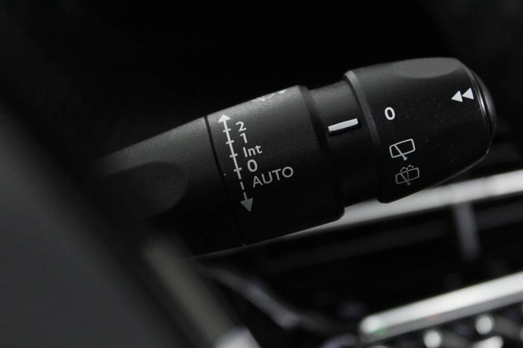 peugeot-2008-2024-gasolina-1199cc