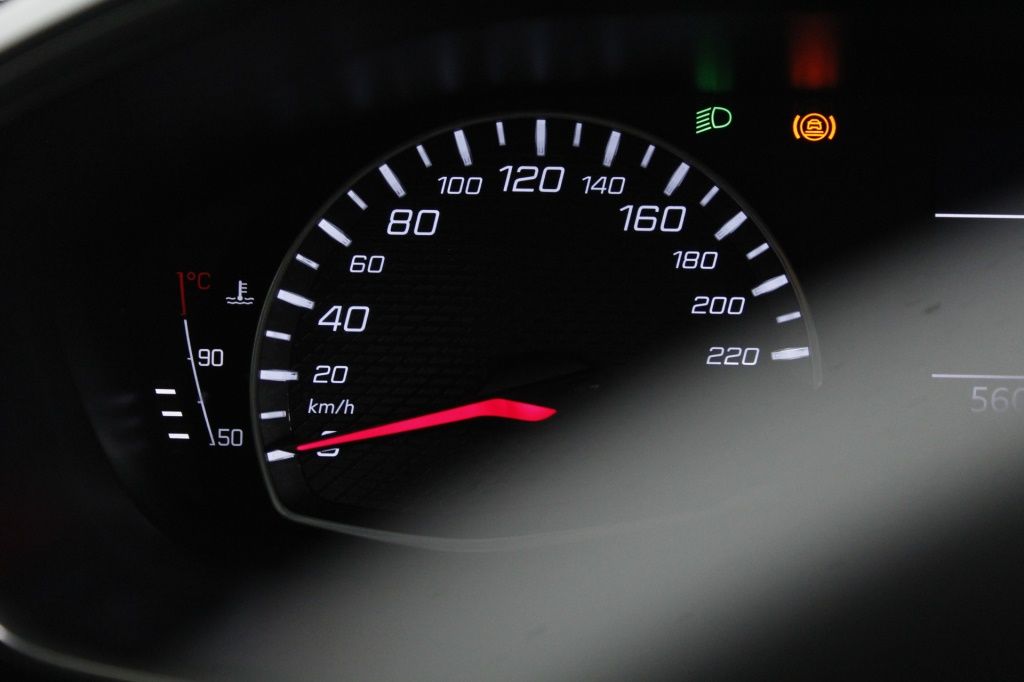 peugeot-2008-2024-gasolina-1199cc