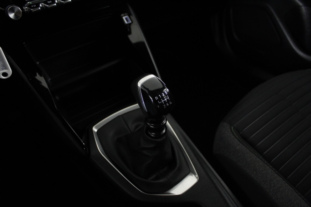 peugeot-2008-2024-gasolina-1199cc