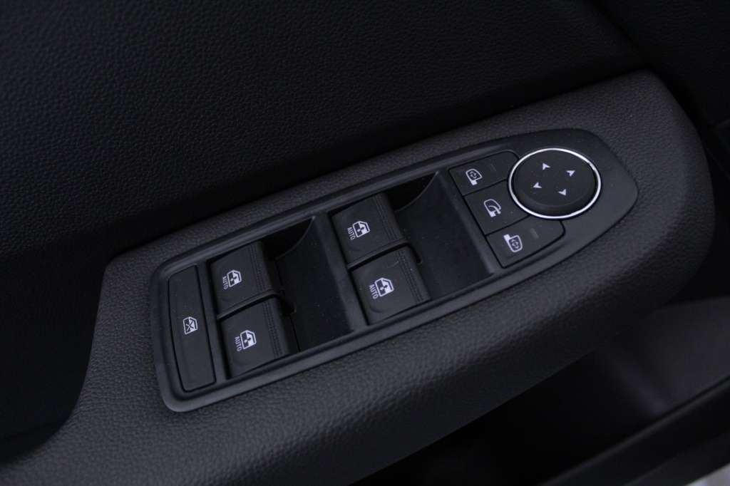 mitsubishi-colt-2024-gasolina-999cc