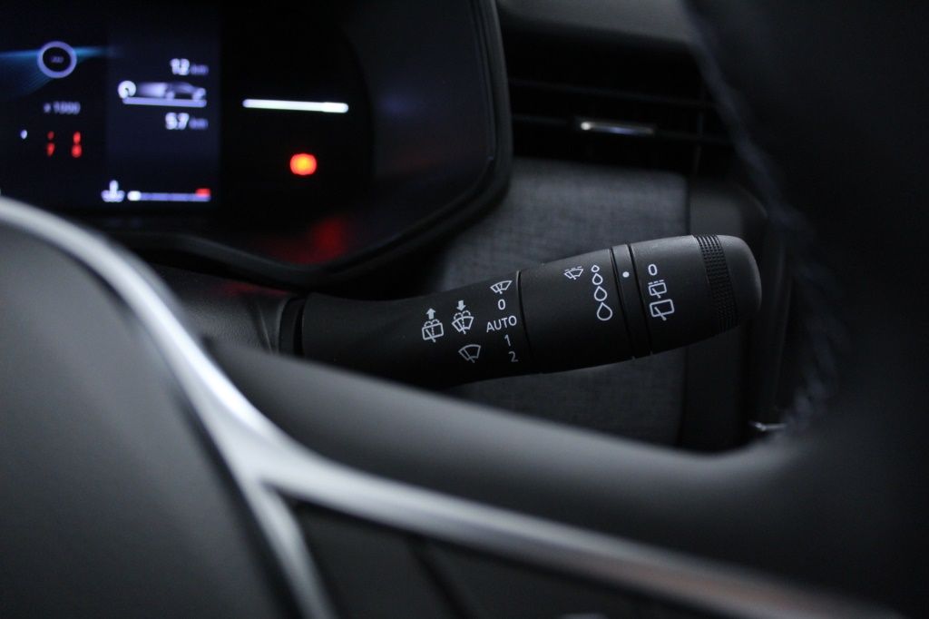 mitsubishi-colt-2024-gasolina-999cc